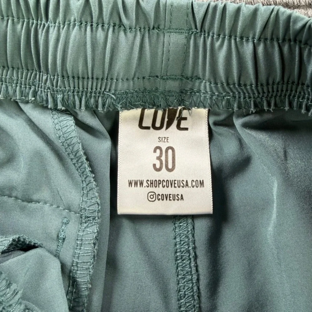 Cove USA Mens 30 Sage Green Hybrid Shorts Athletic Quick Dry Running Zip Pocket